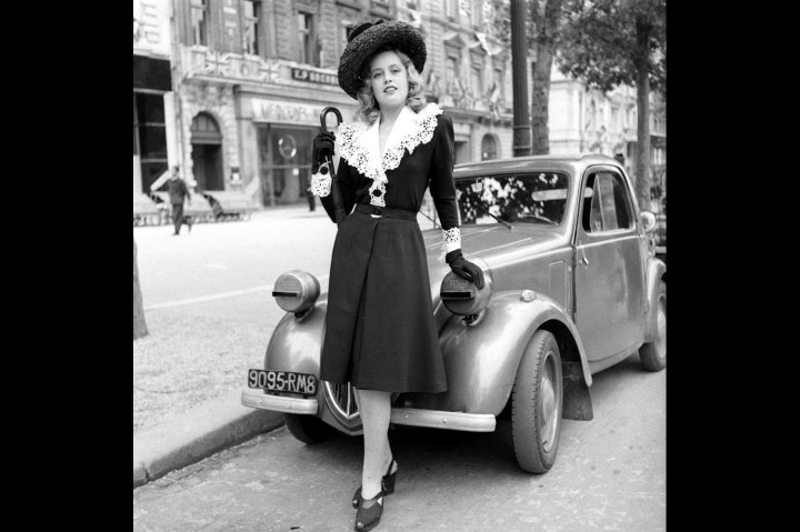 Paris Fashion, 1944