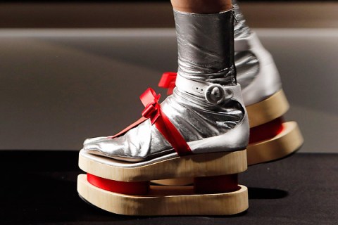 Prada’s Foot Gloves: Milan Fashion Week’s Most Talked About Trend ...