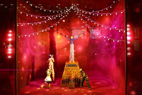 Bloomingdale's Unveils 2012 Holiday Windows With Cirque Du Soleil Performance